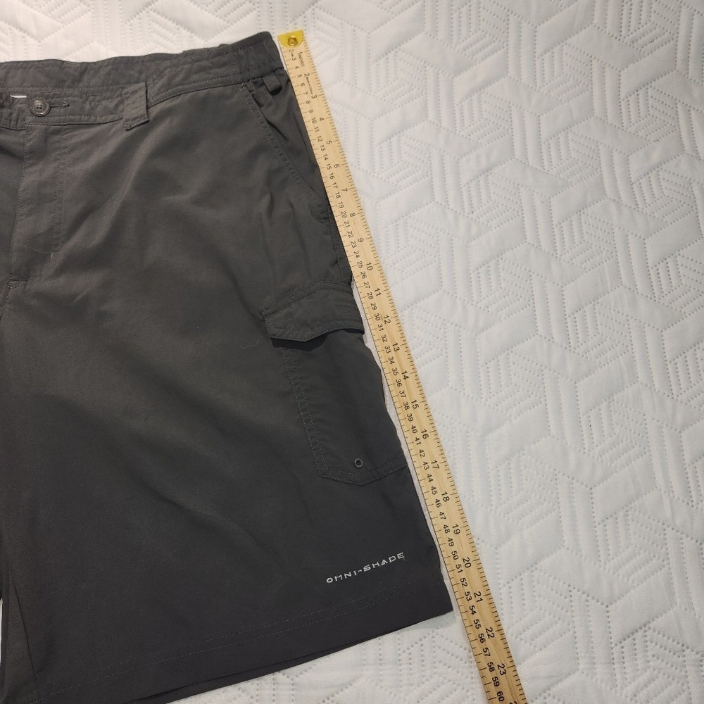 Columbia Sportswear Men's Shorts Omni-Shade PFG Cargo Khaki Gray Sz 38 5 Pocket - Picture 12 of 16